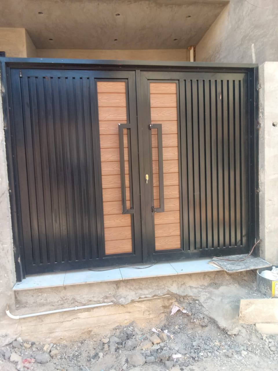 اللهم صل على محمد وال محمد
اسلام عليكم تحياتي للجميع
خلفه حداد ابواب شبابيك صاحب خبره 21 عام الحمد لله 
متفرغ حالين الي محتاج خلفه يتواصل معي على الخاص او على الرقم *********** أو *********** عملي كدامك بصور شغل بأمانه وضمير ولله الحمد والشكر تحياتي شغلي عله المتر أو عله اليوميه
