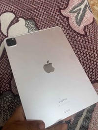 ايباد M2جيل الرابع الجهاز جديد بمعنى الكلمه بطاريه 86ذاكره 128 سعر 740...