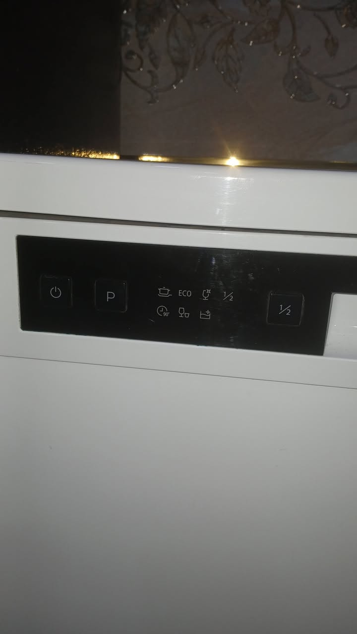 غسالة صحون حجم كبير اربع مرشات شغل ونظافة فول مواصفات  نوع الوادي استعمال قليل جدا للبيع العنوان الدورة  ..للاستفسار السعر على الخاص


**إذا كنت صاحب هذا الإعلان وتريد حذفه لأي سبب، رجاءا أرسل رسالة إلى الدعم الفني**