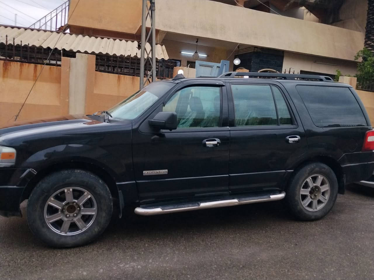 ‏‪***********‬‏
فورد اكسبدشن 
2007
مكينه وكير تاهو 5.300
مكينه 8
ابيعلك هل موجود اكفل بس التحويل 
سياره حلوه بيها ملاحضات بسيطه 
رقم بغداد مداور ثاني يوم 
السعر 85 وبيها مجال حك الجيه
‏‪***********‬‏
