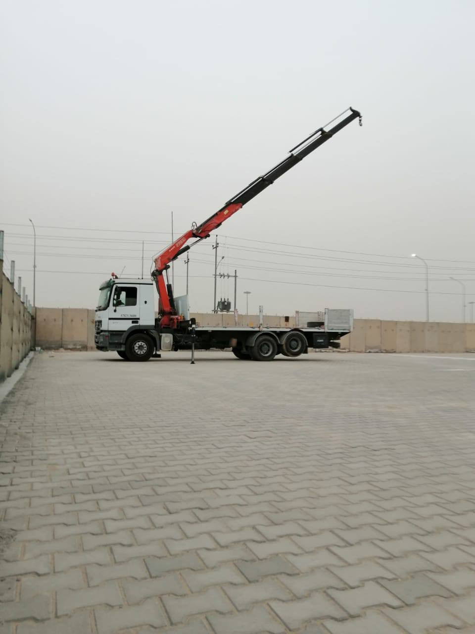 السلام عليكم
هياب للبيع 
اكتروز موديل 2004
كرين فاسي 11طن 
4.سلايتات هايدروليك ريموت 
تحويل ثاني يوم 
للاستفسار ***********
