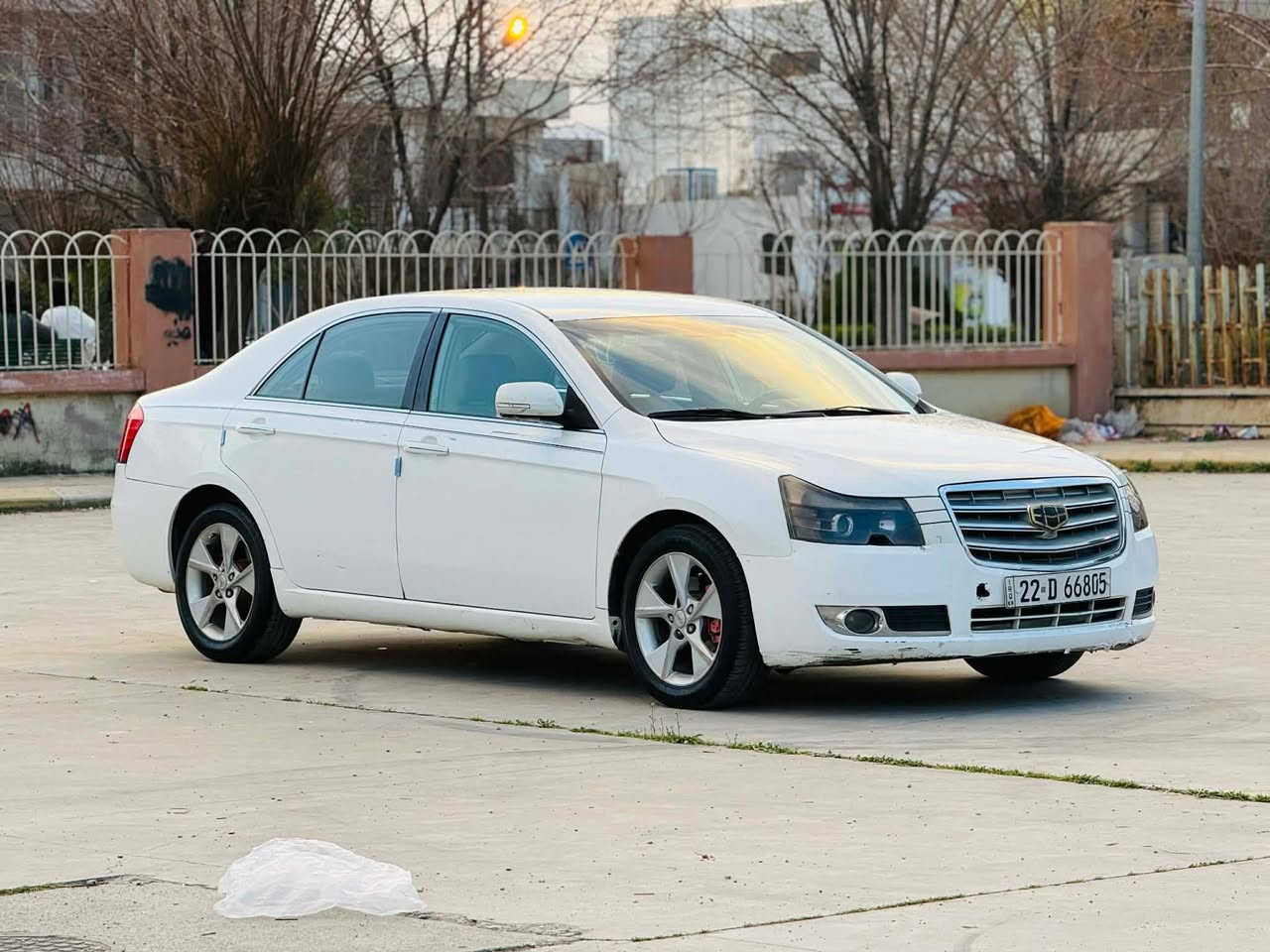 جیلی ئێم گراند 8 بێ بۆیاخ 2013 گێرو مەکینە کامری سەنەوی بەسەرچووە ڕەقەمی باریکە بەناو خۆمەوەیە وەکالە دەکەم بە ناوتەوە  گێرو مەکینە و تەبرید بەشەرت کارەبای کامل بەشەرت سۆنەرم داناوە 68 گەڵا معامەلەیەکی کەم 
تکایە موشتەری نیت تێل مەکە لەگەڵ ڕێزم 
سەیارەکە بێ بۆیاخە 
شوێن . شارەزوور . زەڕایەن 
*********** = *********** حلبجة, السليمانية
