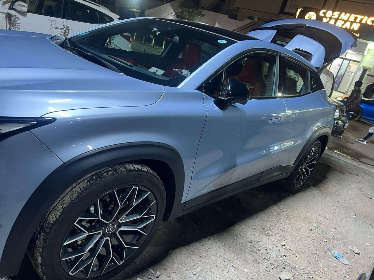 السلام عليكم شانجانUNl-T2023 السيارة مكفوله كفاله عامه فول مواصفات ماشيه70الف السياره مغلفه PPF
بصمه
جلد
ركن ذاتي 
قياده ذاتيه 
بانوراما 
قطعتين تبريد
خزن ميموري 
كاميرات 360درجه
شاحن لاسلكي
جنطه كهرباء وبيها بعد هواي مواصفات رقم اربيل السعر١٧٥ورقه وبيها مجال اي ستفسار اتصل على الرقم ***********
مكانها بغداد
ملاحظه : البيع كاش
