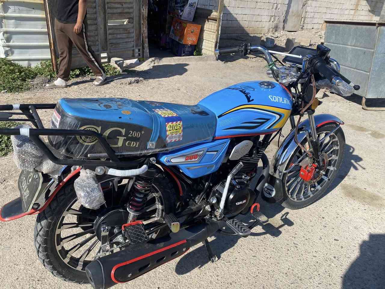 سلام عليكم
دراجه سيفان للبيع ٢٥لون سمائي زيرو كفاله عامه كلا شغال كهربائيات كامله فقط إشاره وحده طافيه سعر ٨٠٠ هذا رقمي ￼***********📞📞👌
