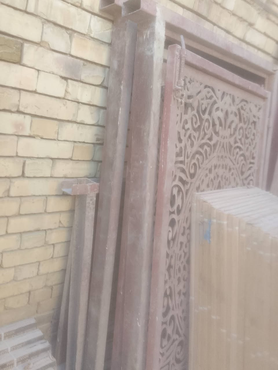 ثلث بوب وثلث شبابيك جداد لبيع بسعر حلو *********** حي الجهاد
