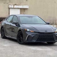 كامري SE • هايبرد • ٢٠٢٥