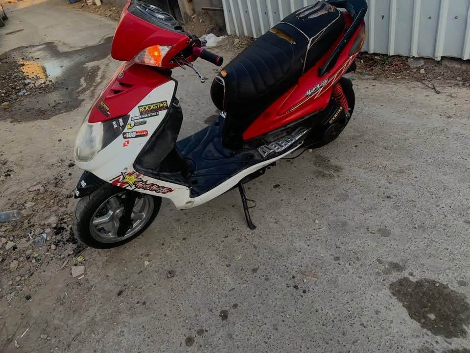 السلام عليكم سكنس فحل
كهربائيات كامله 
مكينة خرسه شلعه معدل بلادي نقصها فقط شاشه الدشبول (((رون شغال )))

475 بيها مجال مكاني شعب 

***********
واتساب
