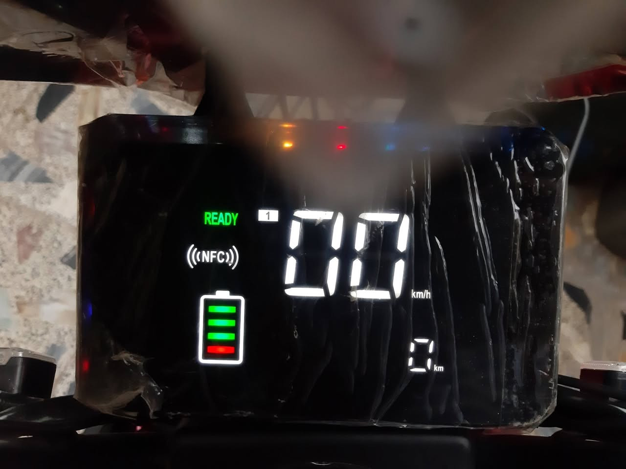 سلام عليكم دراجه شحنx900 للبيع   كله شغال  كفاله  دراجه من سرقه 5بطاريات حجم كبير كهربايات كامله لايت زنون عالي ناصي  سعر650   جديدة موديل 2025  دراجة جديدة جديدة جديدة 4 نمر سرعة 70 حقيقي    رقم الهاتف ***********
