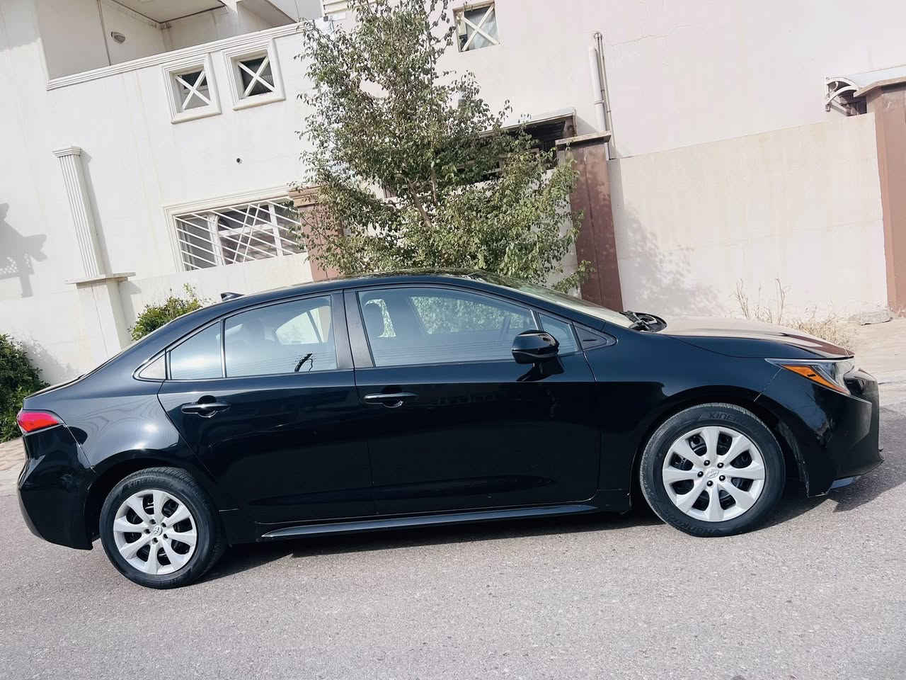 كورلا للبيع موديل 23بدون صبغ بدون كلشي سياره ماشيه 45ميل عل وضع شركه هزه سنويه كله جديد سعر 160بي مجال مكان اربيل ***********
