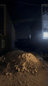 قطعة ١٠٠ متر للبيع شارع مجمع الاجيال
قطعة رقم ١٦ على اليمين 
***********
