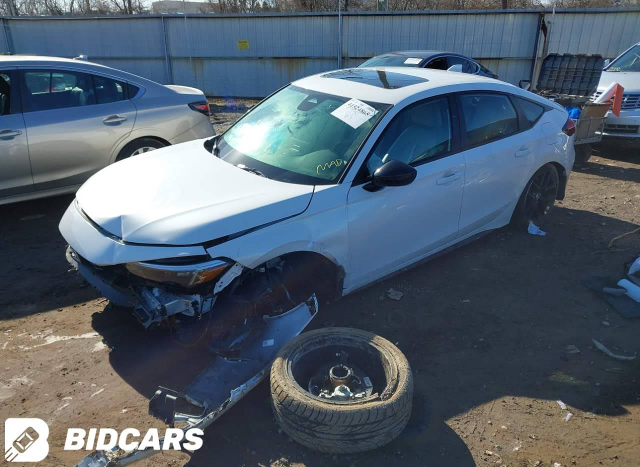 السلام عليكم هوندا سيفيك موديل ٢٠٢٥ هايبرد بدون تبديل بدون صبغ حادثها موضح بالصورمكينة ٢٠٠٠ هايبرد السعر ١٤٣ بيها مجال بسيط مكان السيارة بغداد حي الجهاد 
واتساب *********** 
***********
