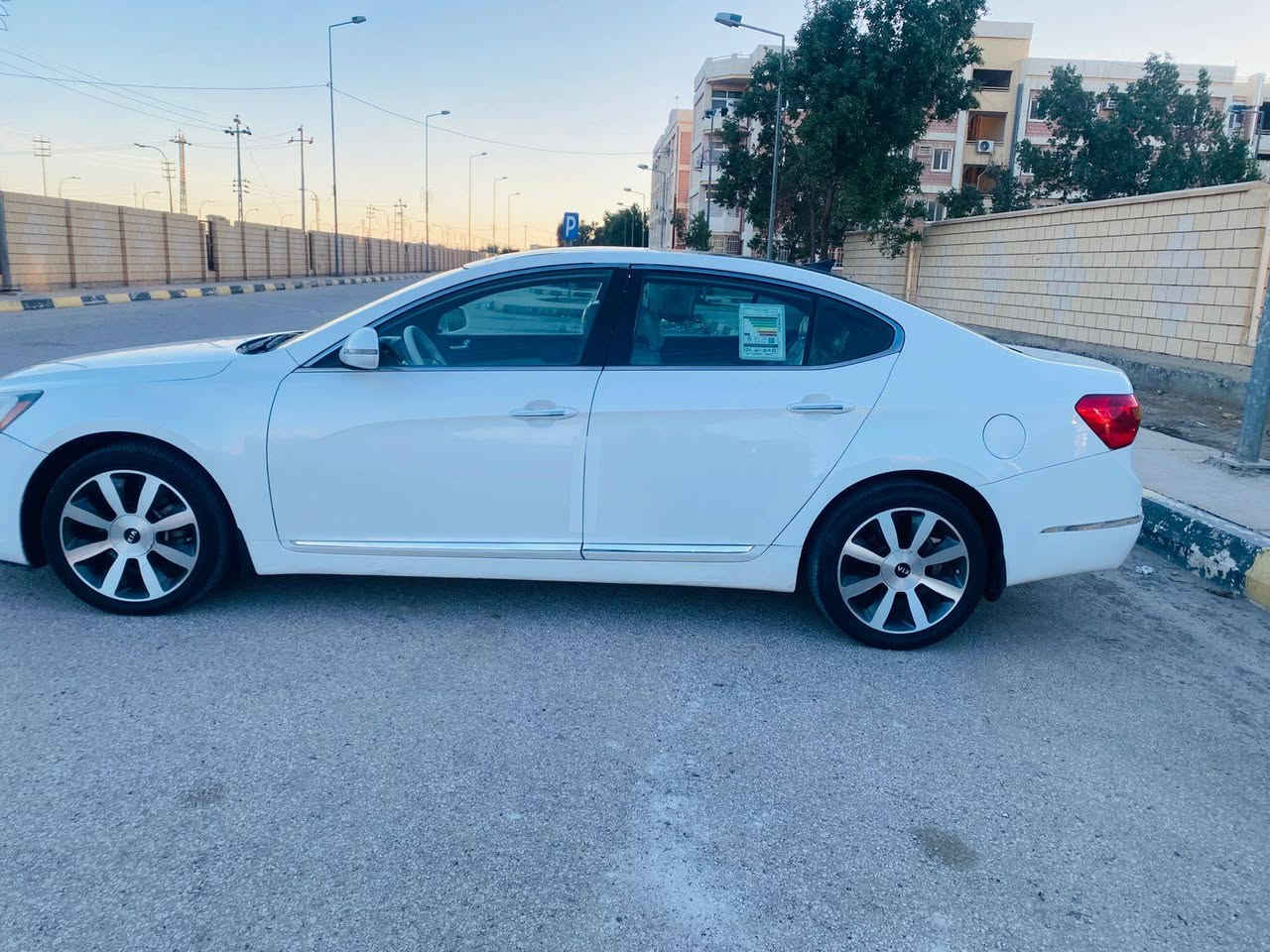 سلام عليكم للبيع كيا كادنزه موديل ٢٠١٢ خليجي فول مواصفات رقم بابل مميز سيارة جاهزه من كلشي بيها صبغ بنيد فقط ودور الجاملخ الخلفي السعر ١١٥ وبيها مجال قليل اتصال ***********
