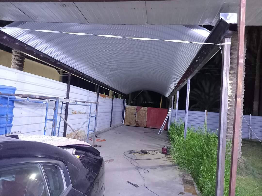 محل حداده لعمل سقائف الكي سبان شغل درجه اولى وحسب الطلب والحديد الثقيل وشغل نضيف والمواعيد المضبوطه بسعر المتر المربع ٣٣ الف دينار كرسته وعمل السواقي مليمين مغلون ضد الصدء مدة العمل يوم واحد فقط لا غير للاستفسار *********** /*********** /مكاني منطقه الشيح حمد  اتصل عليه اني اجيك للبيت
