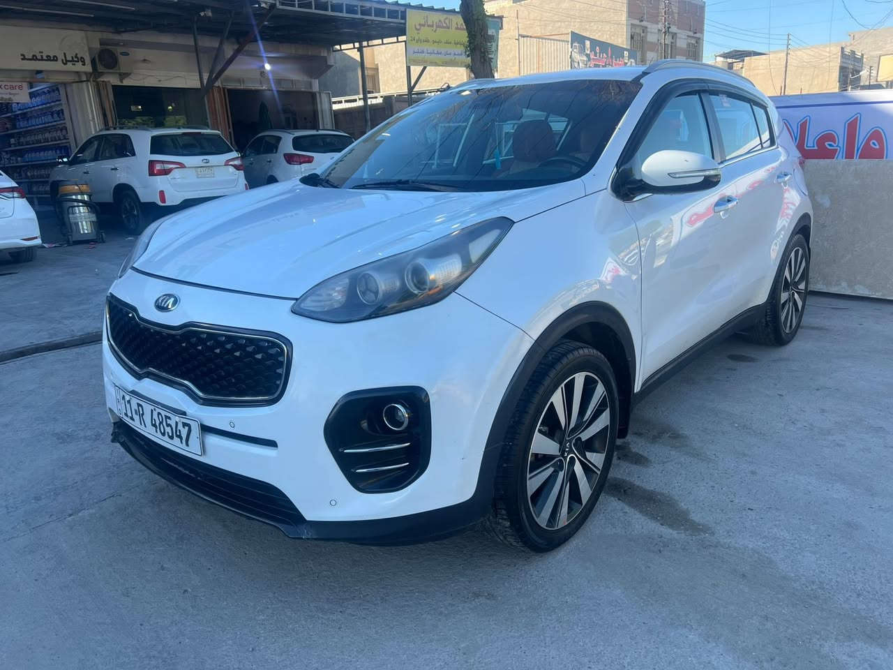 كيا سبورتج خليجي 2017                                       
السعر 157 ورقه.  
مواصفات كامله بدون بانوراما والجنطه مو كهرباء
المحرك مفتوح 
***********
