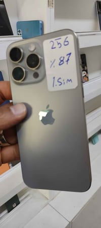 آيفون 15 برو ماكس • ٢٥٦ • بطارية ٨٧