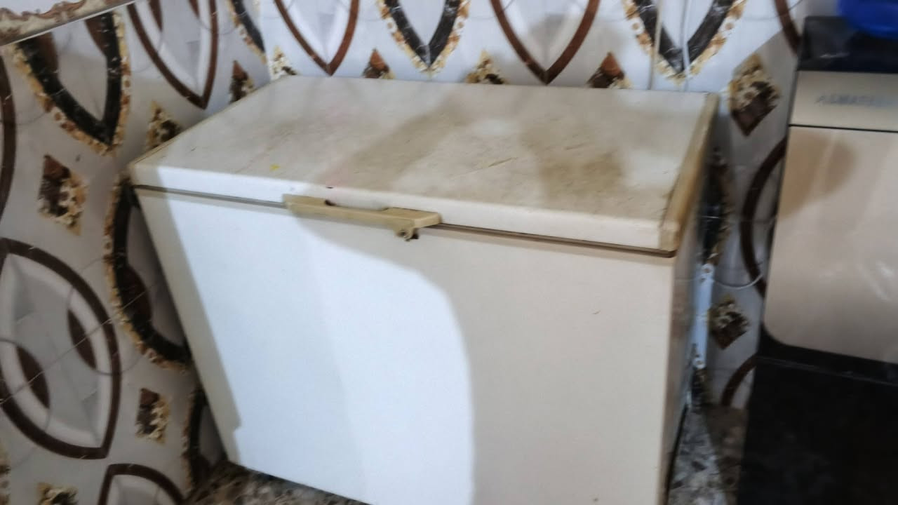 سلام عليكم مجمدة مستعمله للبيع شغاله تجميد فول حجم كبير العنوان كوت شارع النفط التواصل خاص او واتساب عل رقم التالي ***********
