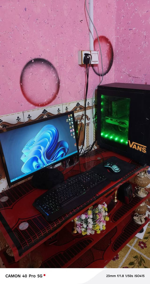 السلام عليكم حاسبه البيع
اسم الجهازDESKTOP-FFUJRK
المعالجمعالج Intel® Core™ i7-3770K بسرعة 3.50 جيجاهرتز
ذاكرة RAM المثبتة١٦.٥ غيغابايت
نوع النظامنظام تشغيل بإصدار ٦٤ بت ومعالج يستند إلى x64
معرف الجهاز

معرف0E58531E-0132-47FB-94F5-43FE3DFFC5EB
معرف المنتج00331-10000-00001-AA414
ويندوز 11 برو
هاردات اتنين واحد ssD240GB
والثاني واحد تيره
السعر 325البصره قضاء المدينه لاايوجد توصيل
***********
