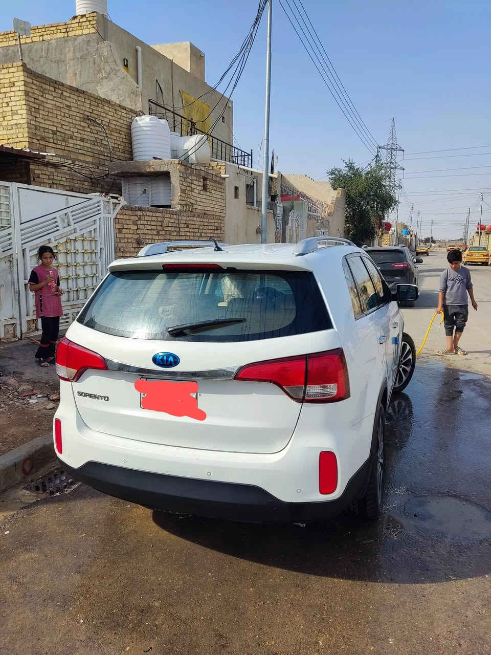 يا الله السلام عليكم سورينتو 14خليجي مكفولة ماعدا طخه بصيطه بل باب الخلف مكينه 4دوش السياره حلوه وجاهزه رقم ميسان ابسمي السعر 170،،،،،،،***********
