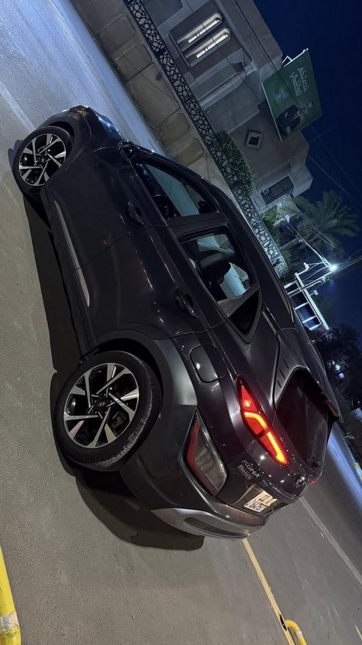 السلام عليكم
كونا موديل 2022 فول مواصفات 1/1 
الحادث موضح كدامكم بدون شواصي وبدون ولغد 
رقم بغداد باسمي تحويل ثاني يوم
السعر ١١٥ ورقة 
مكانها السيدية 
***********
