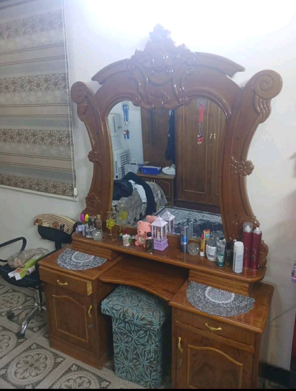 سعره 450 وبيه مجال بيع مستعجل كون اليوم تاخذه بدون حجز رجاءا  غرفه صاج خارج وداخل اخت الجديده مابيه اي ضرر العنوان كربلاء سيف سعد
