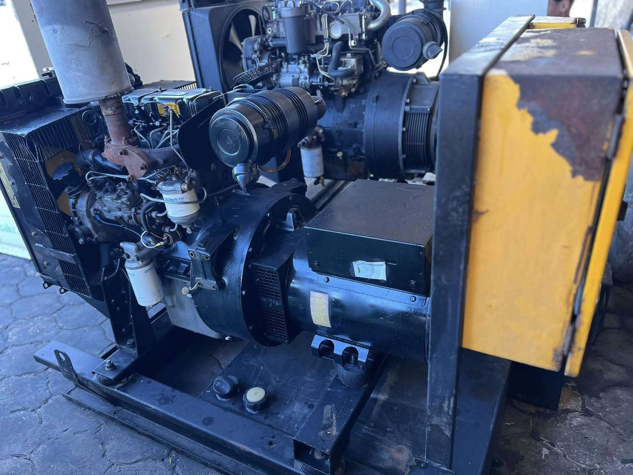 تحيه طيبه
مولد نوع بيركنز إنكليزي الأصلي 🇬🇧
قدره المحرك ٣بستم 91 ملم اقتصادي 
سعه التوليد 30kva التوليد إنكليزي 🇬🇧
مع سستم برودكشن كامل للحمايه إطفاء وتشغيل ذاتي فول اوتو المولد شرط الحمل ✅
للاستفسار ☎️***********
***********
