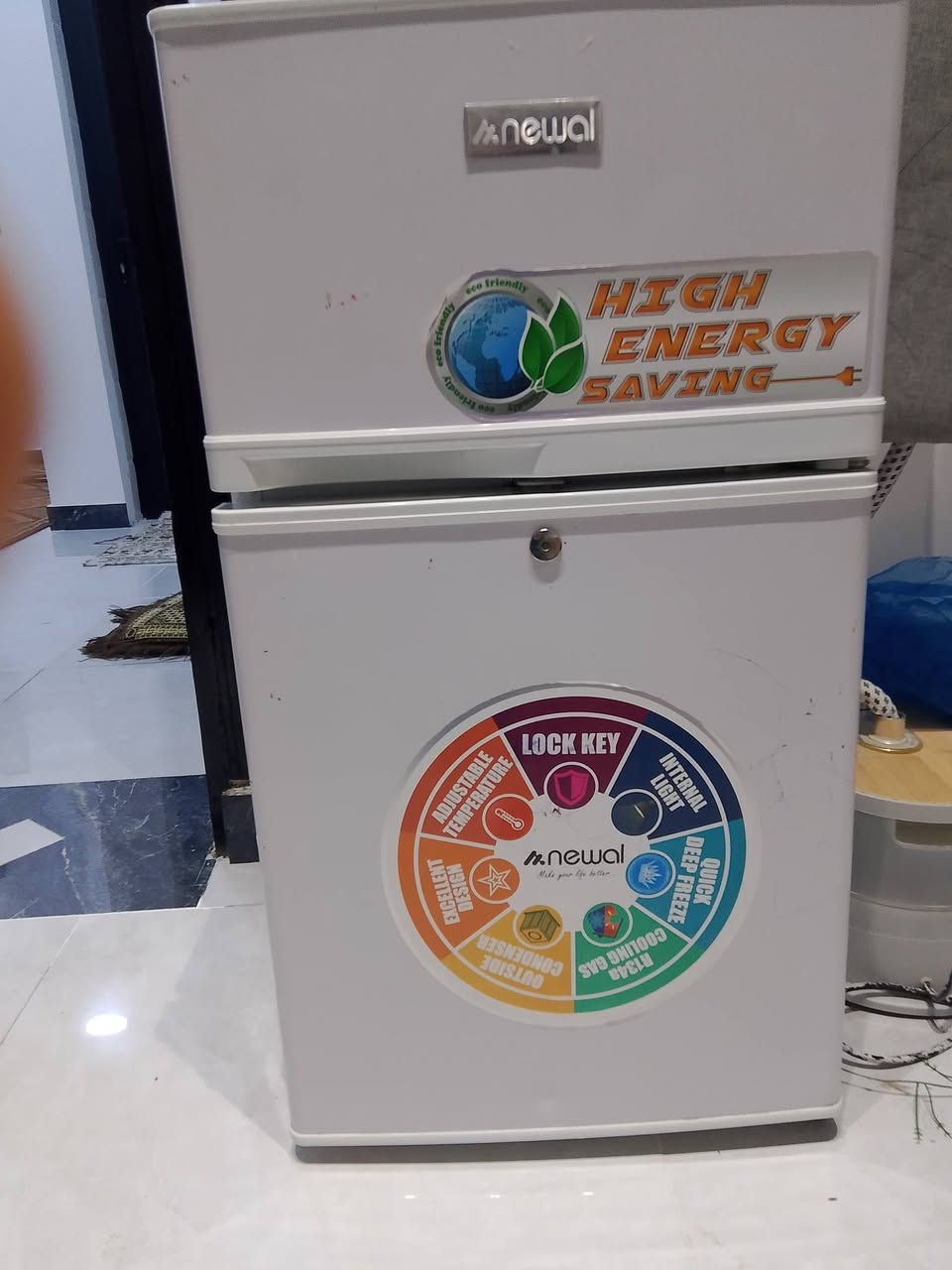 السلام عليكم اخوان ورمضان كريم على الكل ثلاجه نوال حجم فندقي معروفه ماركه نوال اخت الجديد يعني مامستخدمه اهواي ومامصلحه ابد حجمه 6 قدم اثنين باب يعني بيه افريز وتبريد اصلي للاستفسار اكثر اتصل على الرقم ***********
