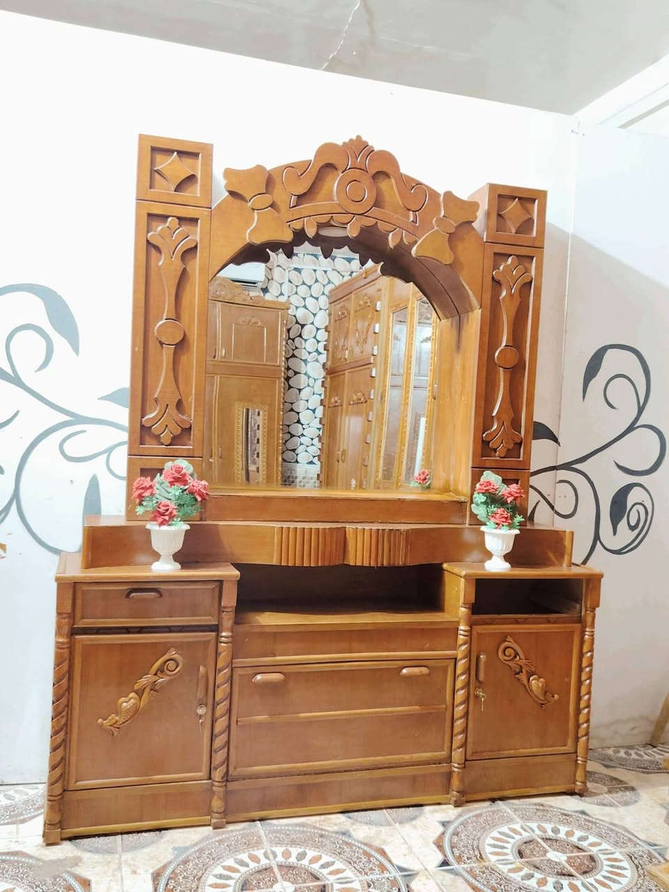 غرفة صاج تسكام درجة اولى بيبان سلايت فقط الثنين البنص نظيفة العنوان ديوانيه شارع سالم للاتصال ***********
