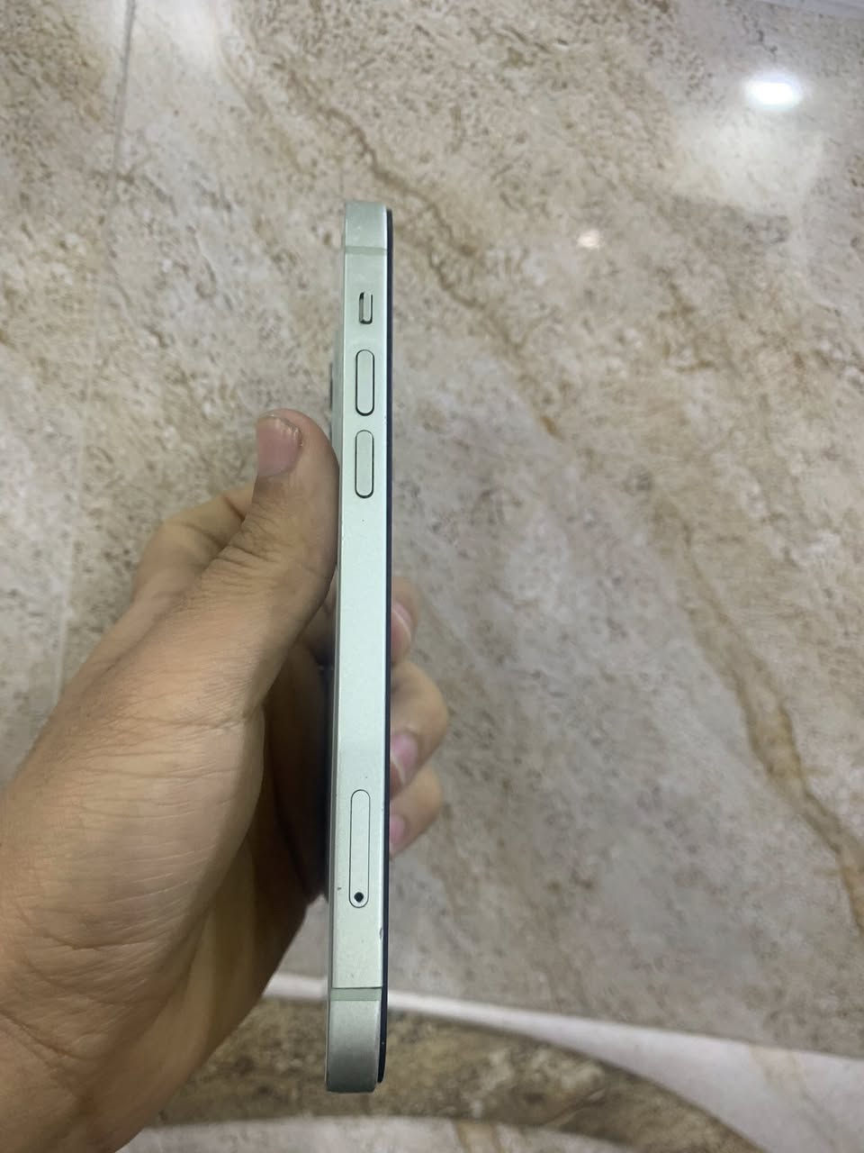 السلام  عليكم 12 عادي ذاكره 64 باتري 86 لجهاز مبدل شاشه فقط شرط رقم واحد  شرط لفحص فيس ايدي شغال كامرات شرط رقم واحد  لجهاز كله شرط اي خلل اي عطل مابي شرط لفحص سعر 215 رقم *********** اسيا ***********
