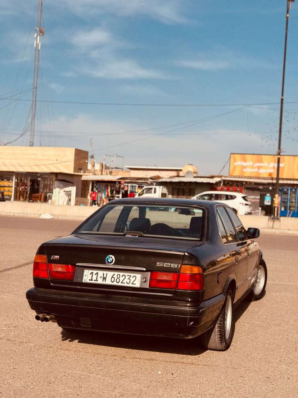 بي ام دبليو حجم 525مكفوله كير محرك جديد صار سبوع من شديتها رقم وسنويه شرط تحويل مكانها ذي قار باسمي السياره سعرها الشراي بي خير ويدلل ***********
