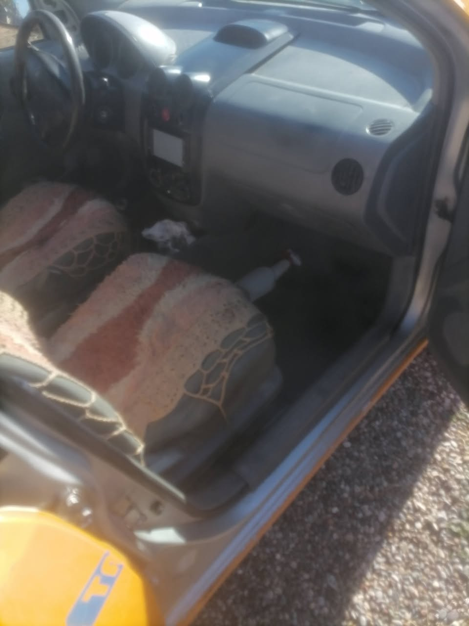 السلام عليكم ورحمة الله وبركاته سياره افيوللبيع تكسي موديل ٢٠٠٥.سيارة بدون ضضر رقم كركوك ألماني سنويه منتهي شرط التحويل بطاقة بنزين موجود. اضبارة موجوده
