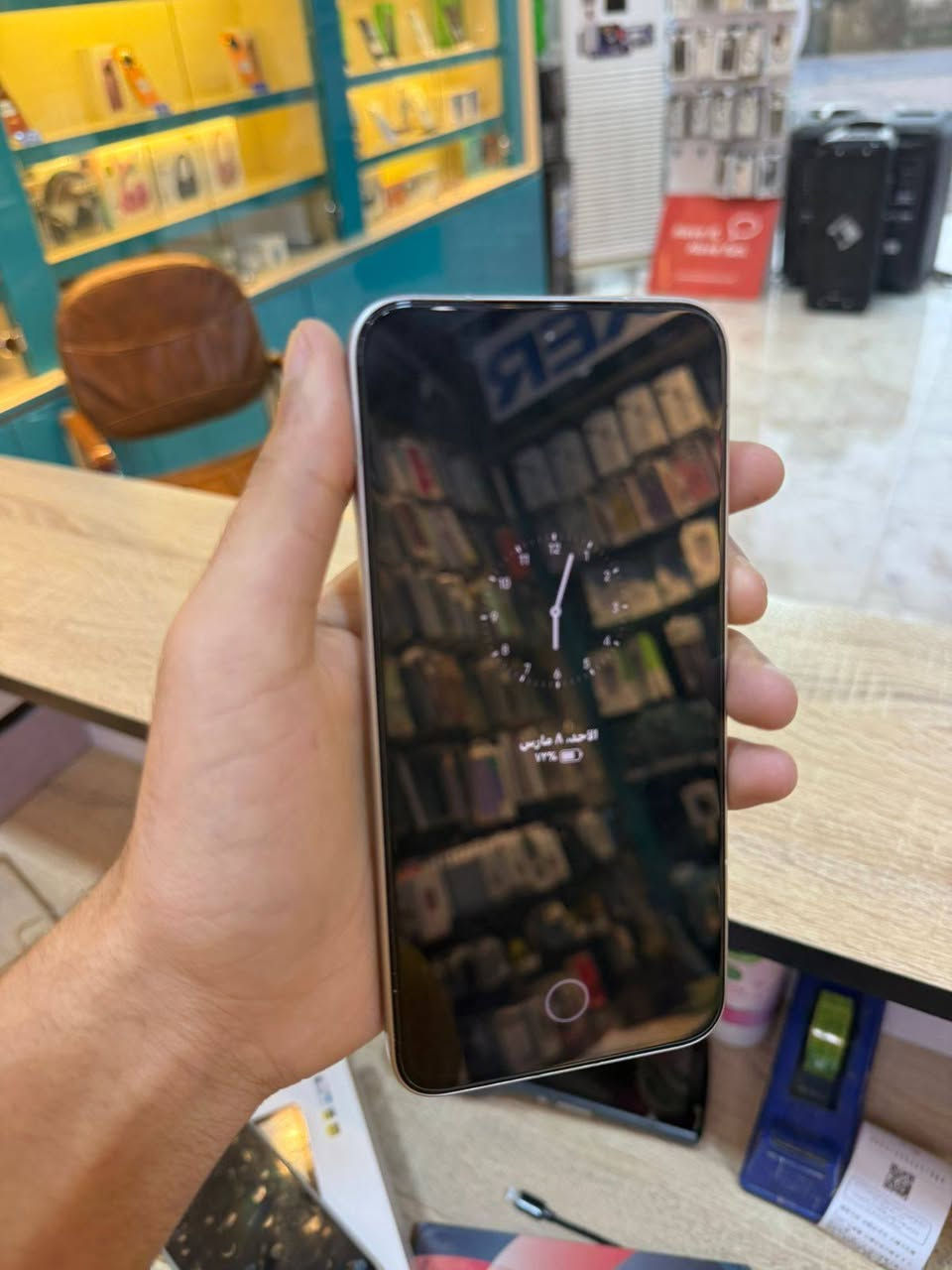 الوحش من بوكو
POCO F7 
ذاكرة 512
الجهاز فول نظافة 
للأستفسار ***********
