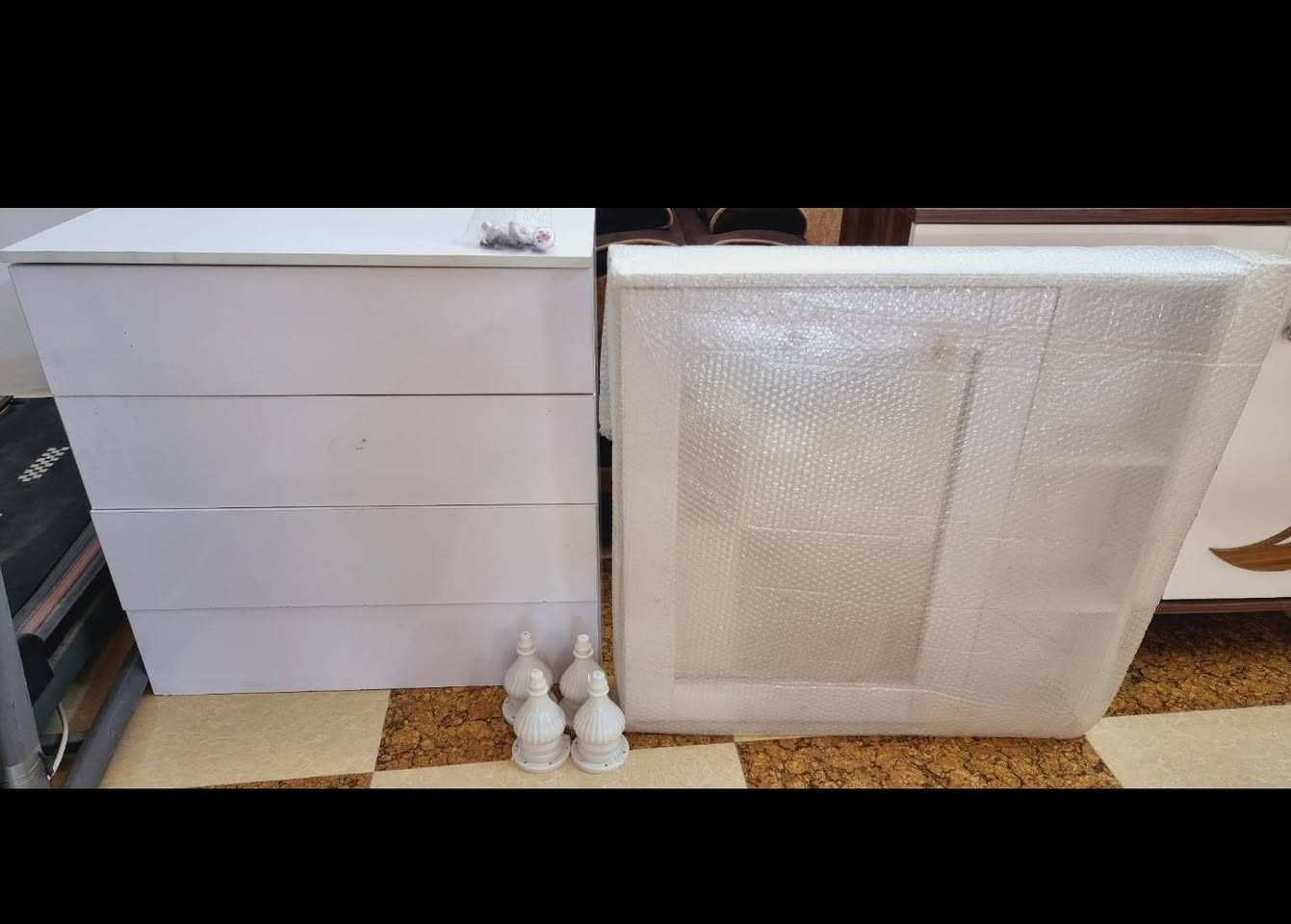 غراض للبيع
الزولية 25

الكنتور 100

ميز تواليت 75

العنوان: التاجي- ام الجدايل

للاستفسار : ***********
