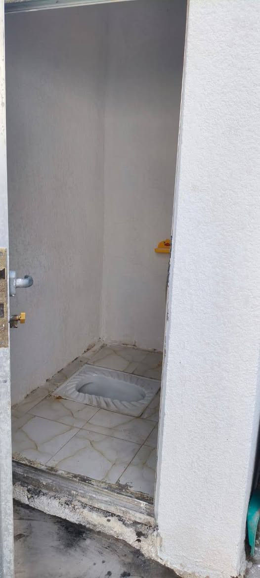 دار للبيع حي الرساله رقم العقار 25755  مساحه 100متر للأستفسار الأتصال على الرقم ***********
