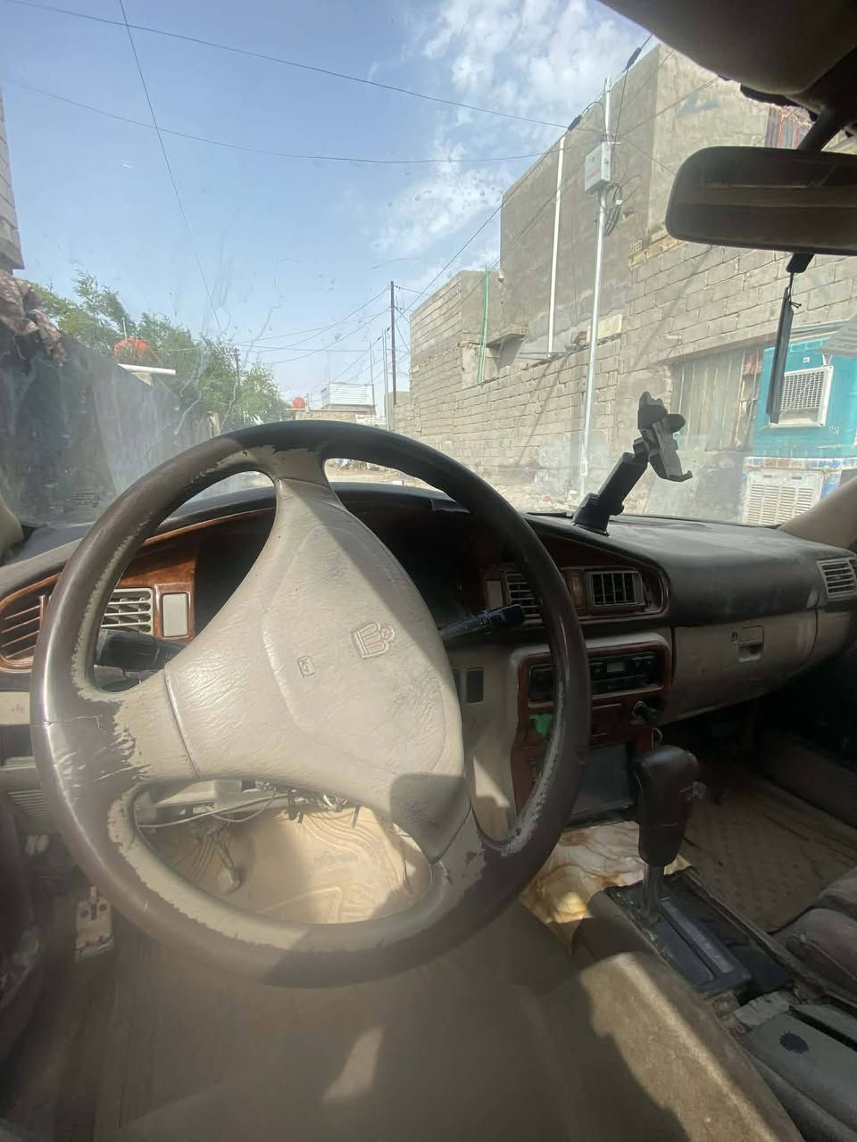 هارتوب موديل 1990دي لوكس كير ضعيف تحتاج ترتيب سياره 28ورقه رقم واسط السنويه انتهت 10/2/2026المو شراي ليتصل ***********ماكني الحله
