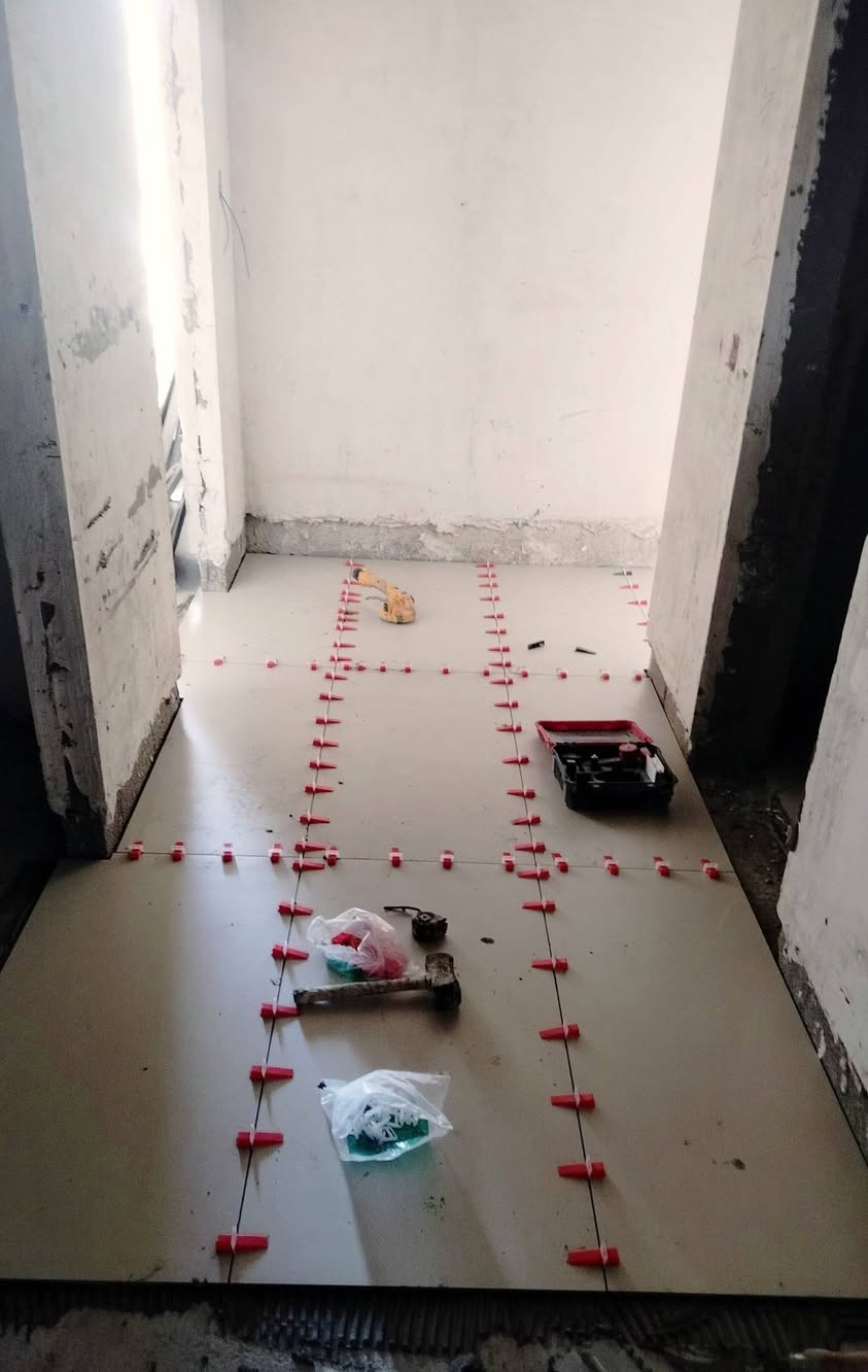 السلام عليكم موجود خلفه لجميع انواع السيراميك والبورسلين والكاشى للتفاصيل ***********
