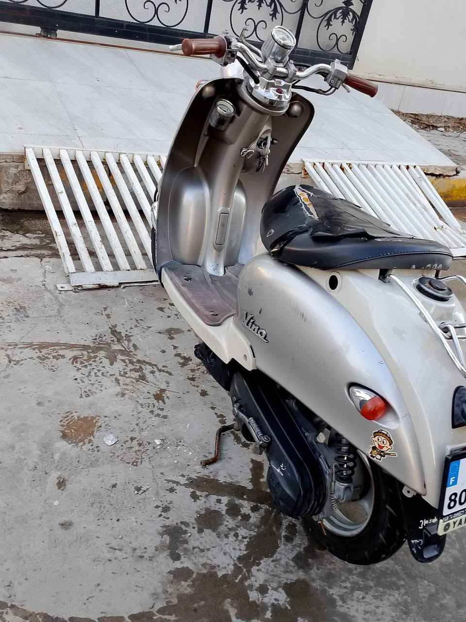 سلام عليكم دراجه للبيع عبدحليم جديد فول مواصفات تاير 2 جديد كفر بلادي محرك ممفتوح فحل سعره 500 عنوان كركوك حي عدن رقم الهاتف ***********
