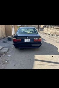 للبيع بي ام مديل ١٩٩٢ كير عادي مكينه ٢٥ حجم سياره ٥٣٥ كشنات كهرباء  فت...