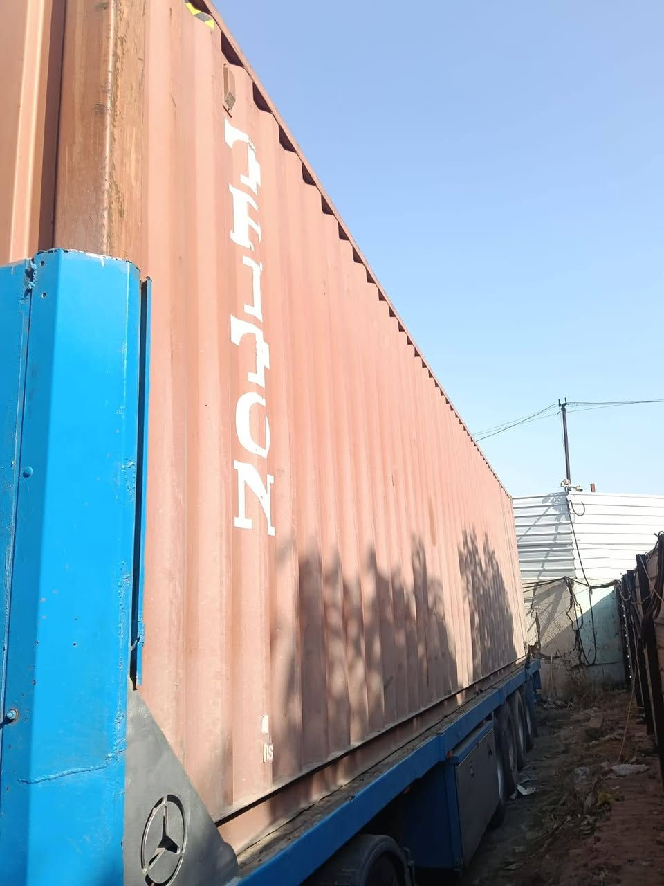 متوفر حاويات للبيع بحاله جيده جدا مكانها بغداد الطالبيه سعرها ٢٢ورقه واصل بغداد ***********
