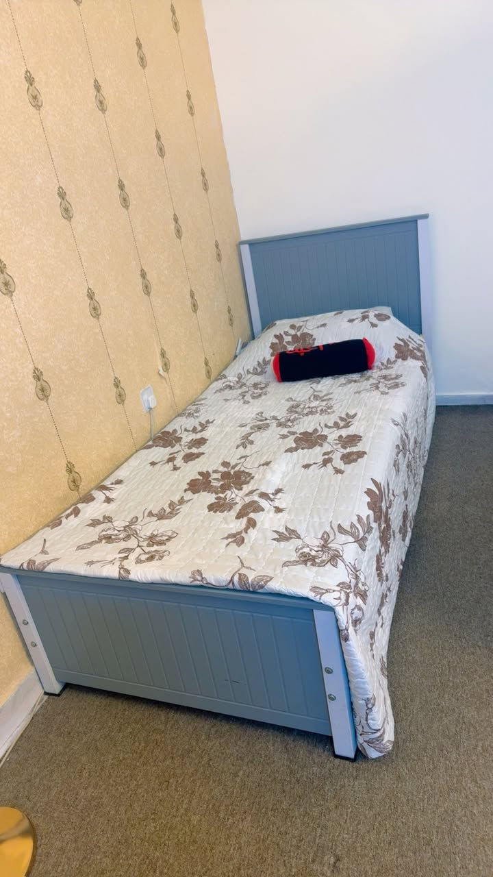 غرفة نوم  نفرين تركيه باب اول من العالميه ماخذته نضافه ٩٠٪؜ متكونه من جربايه نفرين وكومدي ثنين وكنتور سلايد كبير وكومدي مجرات ٥ وميز تواليت 
وغرفه اطفال متكونه من جرابي نفر عدد ثنين وكنتور ٤ أبواب 
ورحله طفل وحاسبه شغاله 
كل الغراض نضيفه مابيها اي كسر نهائياً مكان بغداد زيونه 
تفاصيل اكثر على الخاص


**إذا كنت صاحب هذا الإعلان وتريد حذفه لأي سبب، رجاءا أرسل رسالة إلى الدعم الفني**