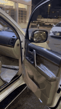 السلام عليكم لاندكروزر ٢٠١٤
السياره بيه جمالغ الخلفي وبيبان ٢من السايق والخلفه والتكمه صبغ 
مكينه 8سلندر 
مكينه كير كفاله 
كأمره خلفيه شاشه  
مري قلابه 
السعر ٣٠٠$وبيه مجال 
ارجوكم بس الشراي يتصل 
مكاني البصره 
الهاتف ***********
