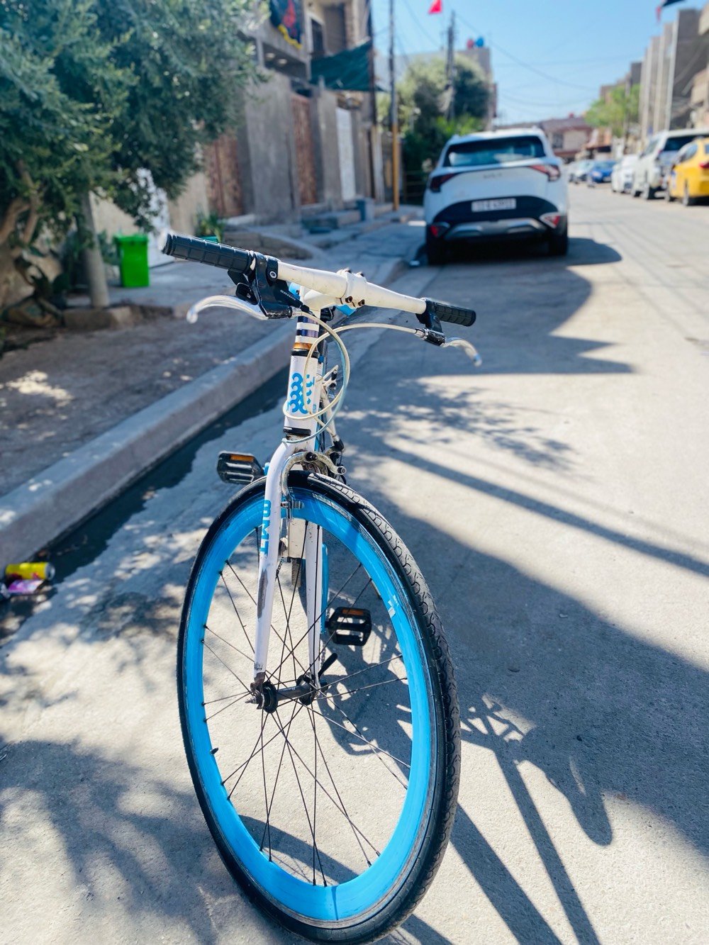 سلام عليكم بايسكل للبيع
نوعه (Momentum)

مكينه(SRAM X-4)

متكون من ثمن سراعات 

بايسكل متروك بي شخوط بسيطه لأكن ما مأثره عليه

سعره ١٥٠الف بي مجال للطيبين 

عنوان بغداد البنوك رقم ٠***********واتساب