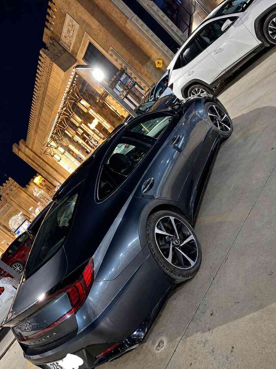 هونداي سوناتا 2023، 
رقم اربيل
لونها نفطي،
ماشية 72,000 كم، 
محرك 1600 توربو، 
مواصفات بانوراما، 
حساسات أمامية وخلفية، 
شفتات ستيرن
تشغيل عن بعد
رادار أمامي وخلفي، 
نقاط عمياء في المرايا، 
تحديد مسار القيادة الذاتية،
تدفئه كشنات ستيرن تدفئه،
للتواصل، على الخاص او [***********] واتساب
سعر (150) وبي مجال موصل, نينوى

