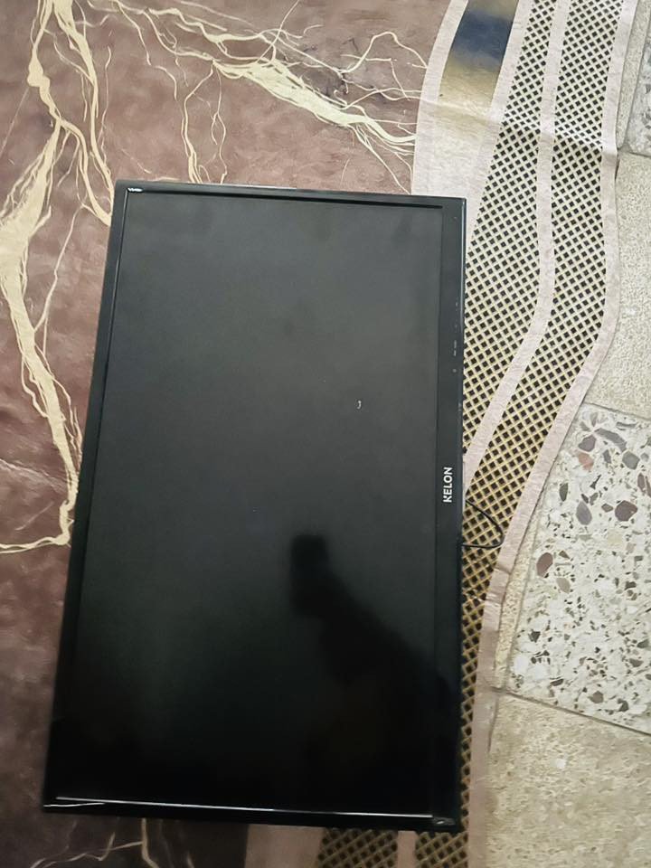 السلام عليكم 
بلازمه حجم 32 نضيفه صوره فول hd
بدون انترنت السعر 75 
البلديات ***********
