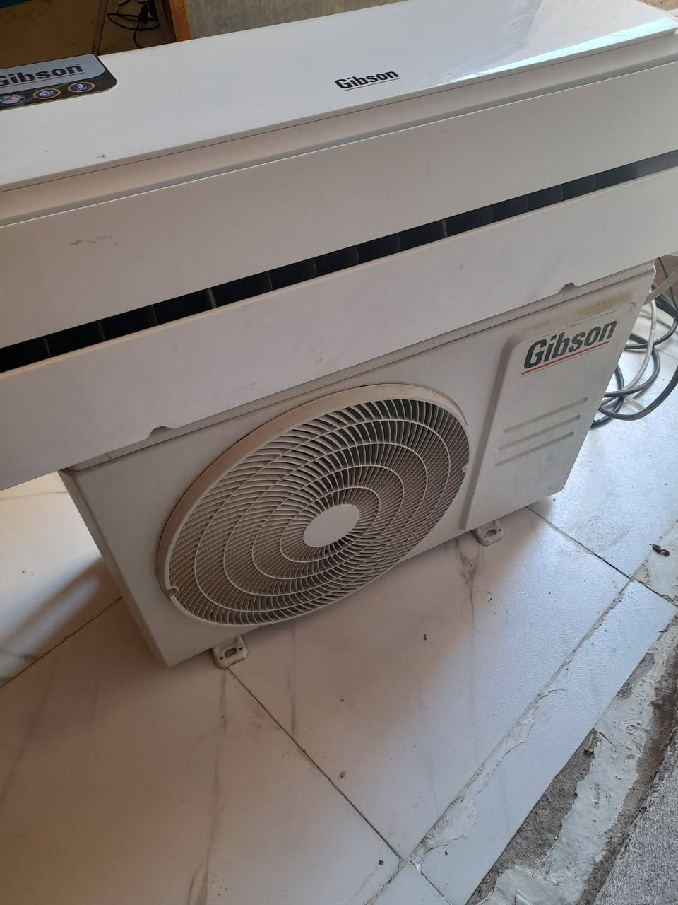 سبلت جبسون طن ونص تبريد فوول عل وضع الشركة سعرة ( ٤٠٠ ) وبي مجال للاتصال ***********
