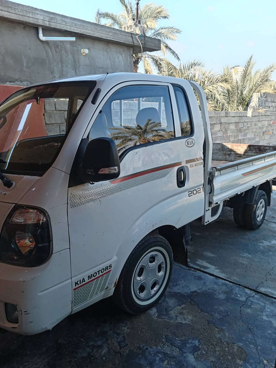 سلام عليكم كيا حمل البيع موديل 2018سيارة مكفولة كفالة عامة محرك كير شاصي  مكفول  تايرات كلة جديد رقم نكليزي  بغداد المكان ديالى تصال على هذا الرقم ***********
