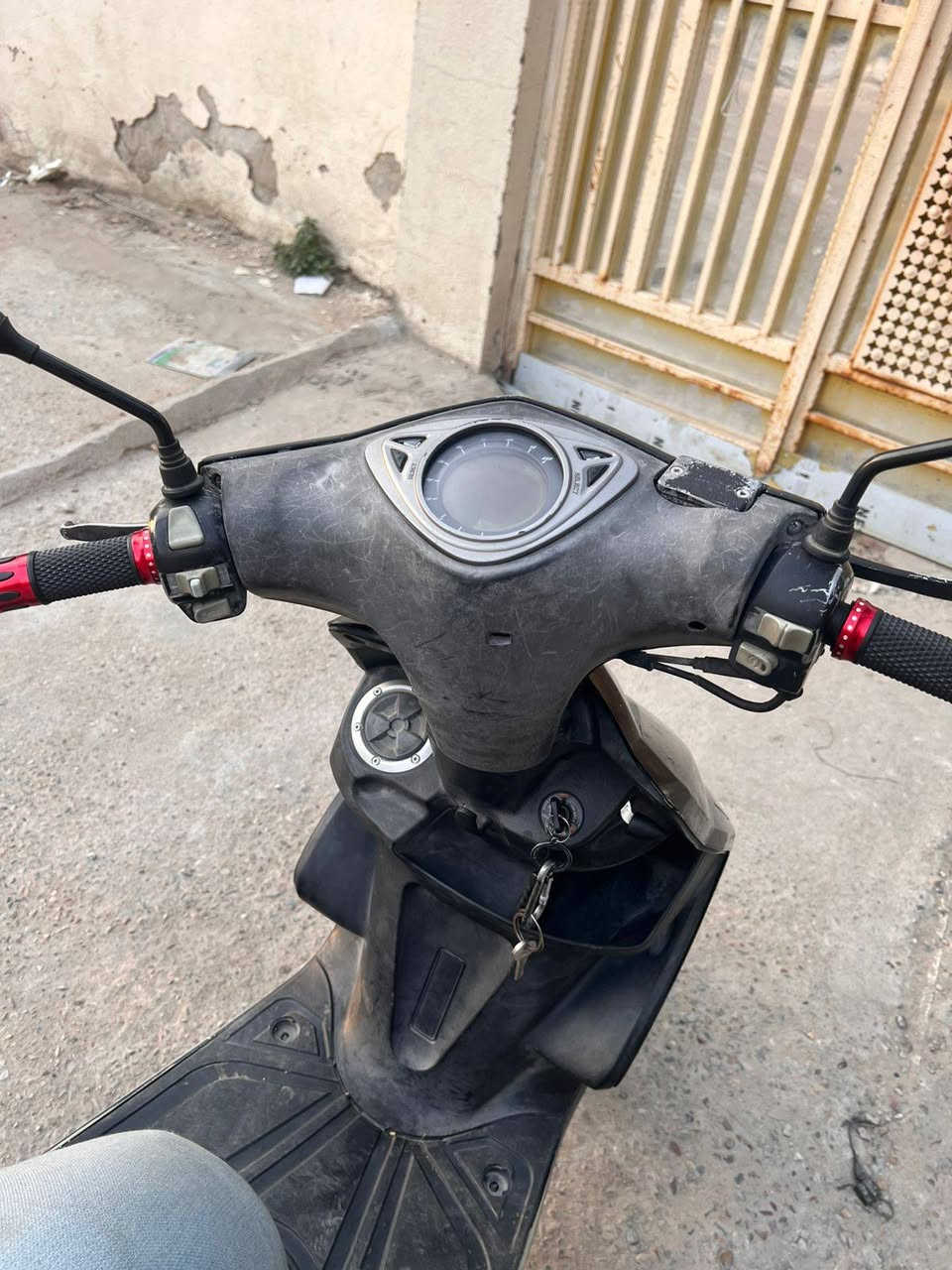 سلام عليكم
للبيع ماكس ١٢٠مضلع نوزل مال رنبه نازله بجديد 
دراجه نضيفه مناقصها شي 
كيج اكتروني دراجه كامله نكره سلف بكل وقت لانضوح لاتبخير كفرات بلاديه ختمً واحد طسه نعومه كلاجات كلها بلاد تخم تاير جديد سعر ٧٠٠وبيها مجال مكاني بغداد شعب
***********
