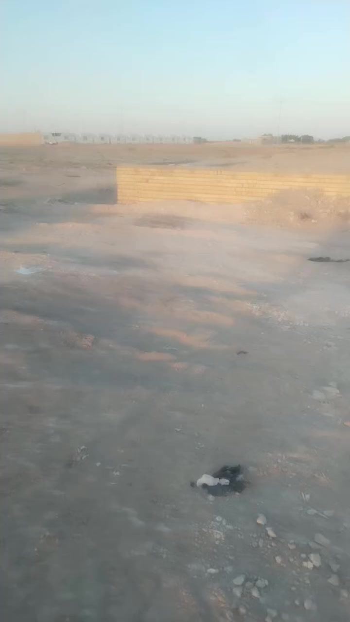 قطعه 130 متر ركن النزله الثانيه جاي من دور اليتام التصوير قديم هسه بنا جديد يمه السع  خمسه ونص وبيه مجال ***********
