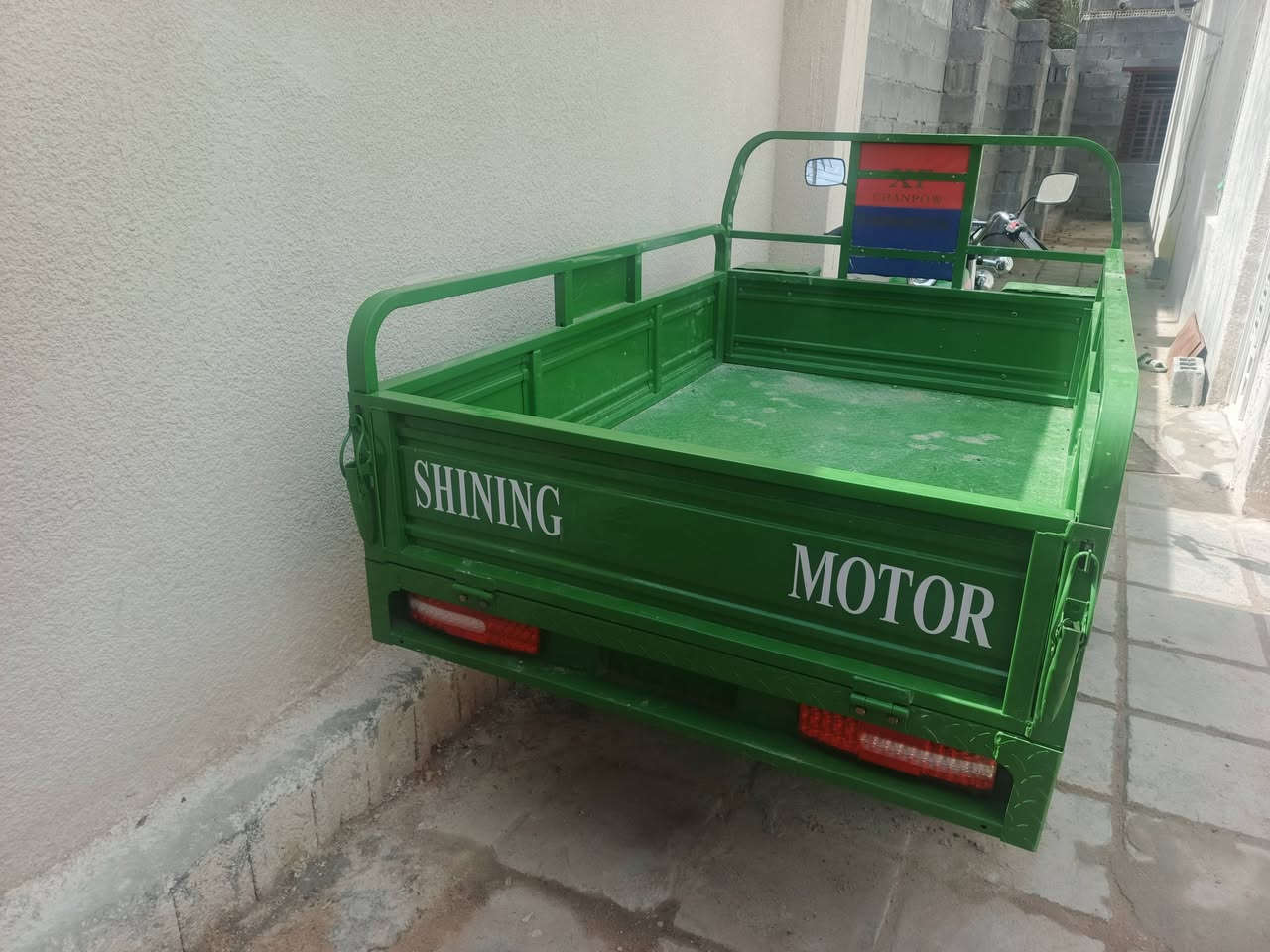 السلام عليكم ستوته البيع مديل 23طالع من المعرض قبل شهرين بسمي انا مطلعها مخذها مليونين و 900انا عندي دوام وما اطلع بيها اصلن ضاله متروسه تراب على طبكتها نقص اليرضي الله وخذها الستوته كفاله عامه العنوال كربلاء فوك من حي العباس قرب جمعت الزهراء ***********اخوان رسلني وتساب
