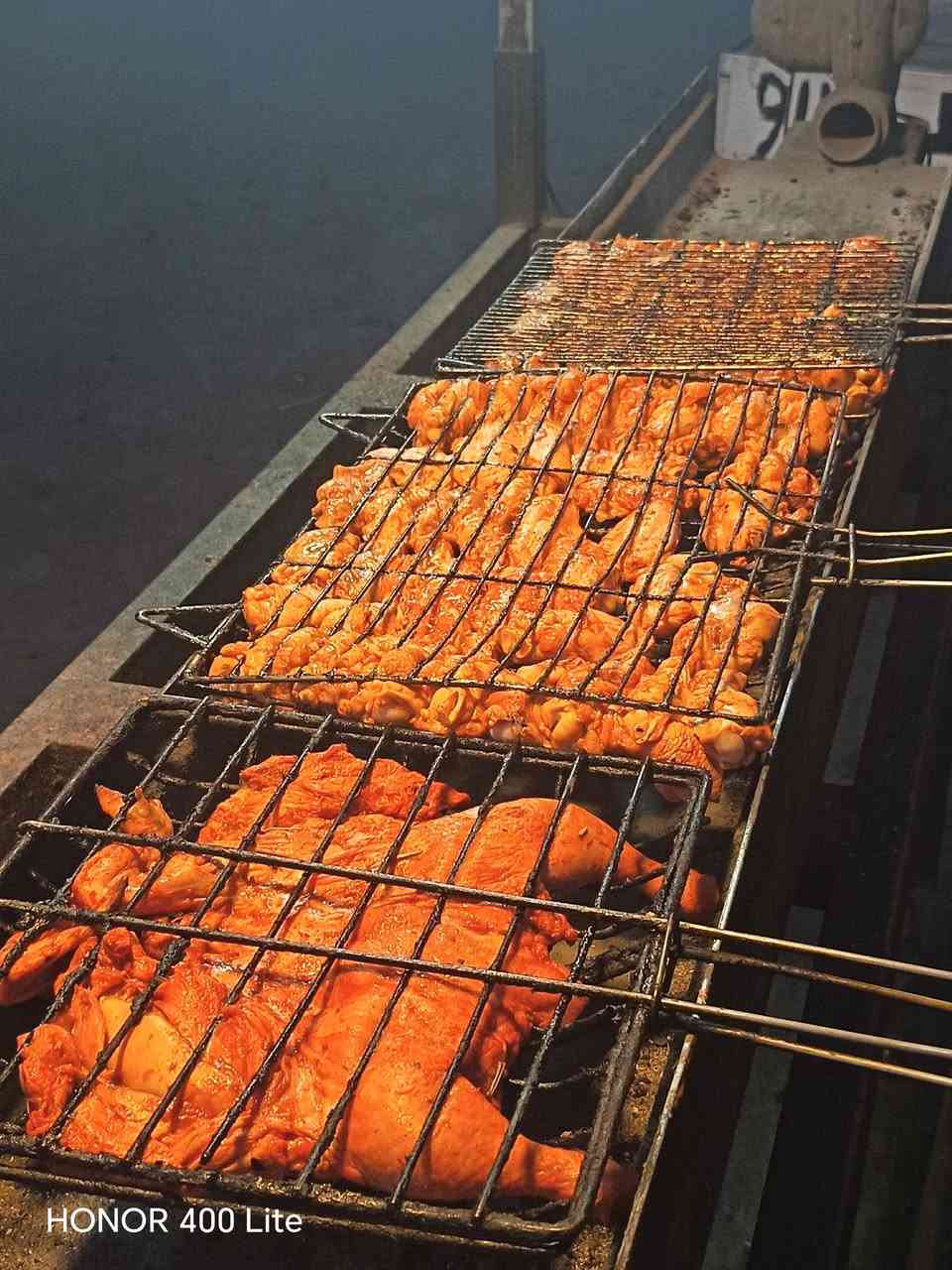 السلام عليكم
توفر لدينا اجنحة عراقية 100%🐔🪽 

النفر 10 قطع به الاف توصيل مجاني داخل الأمين... ***********
