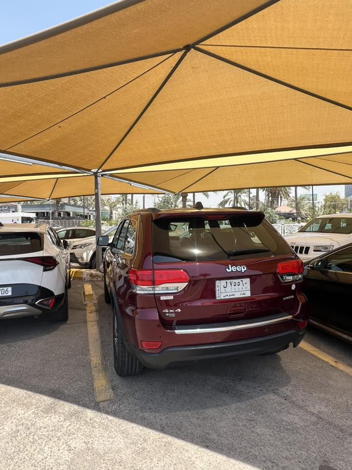 جيب شيروكي لمتد فوول مواصفات حادث لمريكي جاملغ ايربكات طاكة ٢٠١٩ ماشية ٤٠ ميل
كشنات جلد تدفئة تبريد 
السعر ٢١٠ وبيهة مجال 
***********
